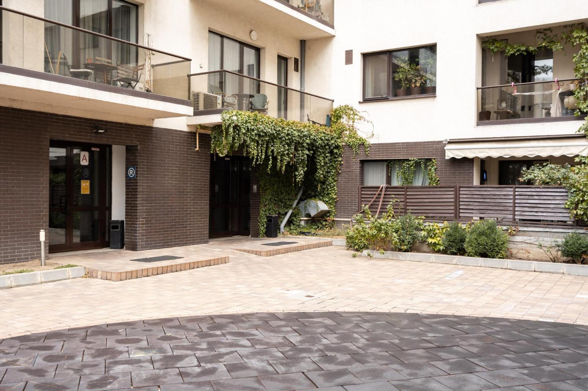 Lazynest - Modern Apartment With Parking & Balcony Bucureşti Eksteriør bilde